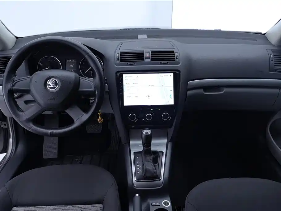 Skoda Octavia 2015 — фото 12