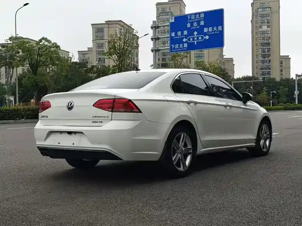 Volkswagen Lamando 2015