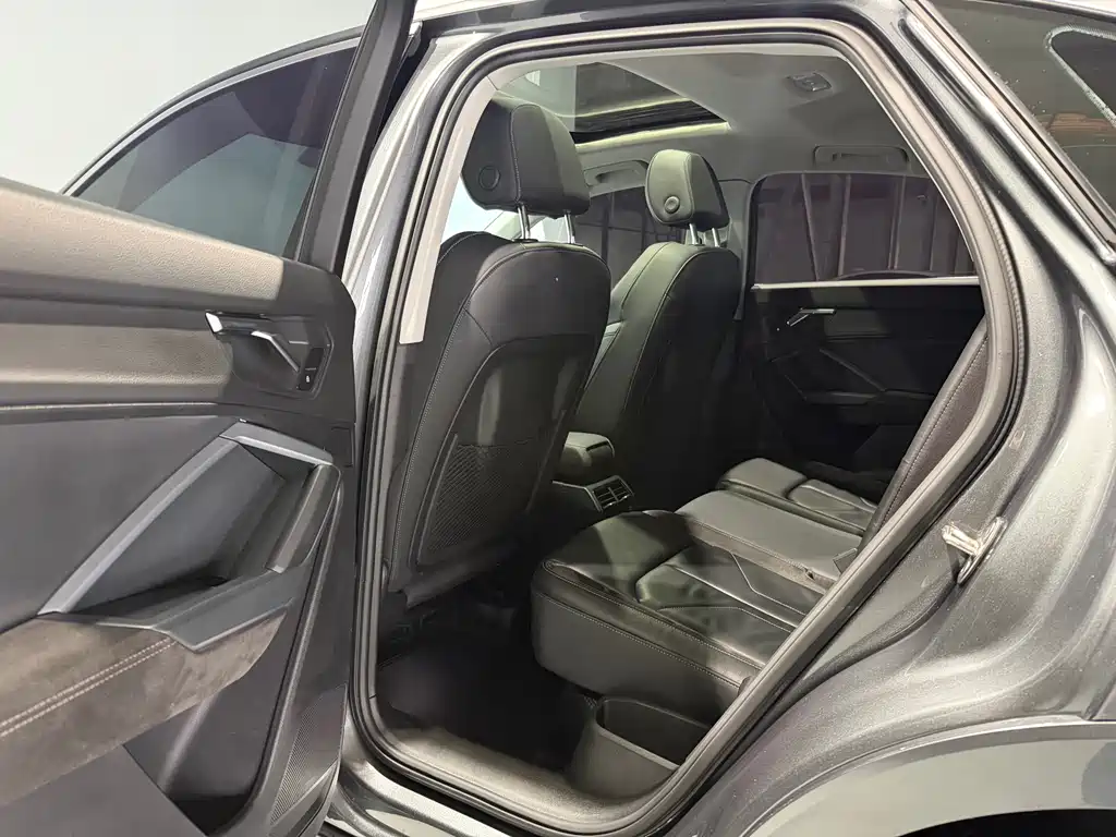 Audi Q3 Sportback 2022 — фото 10
