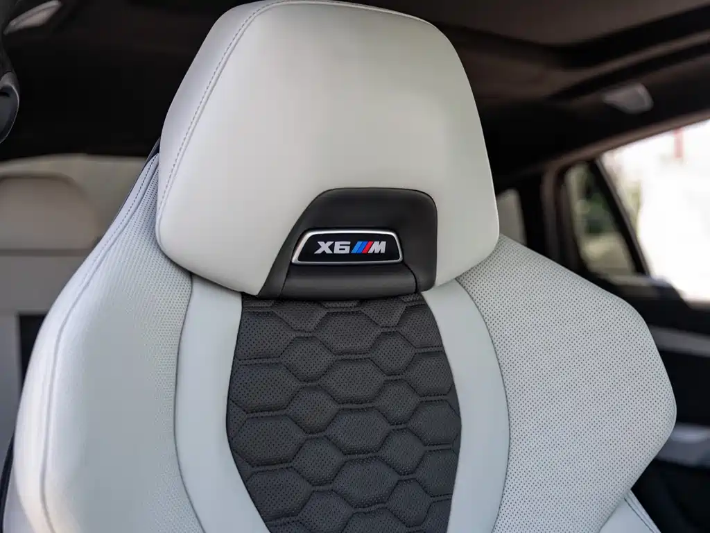 BMW X6 M 2022 — фото 19