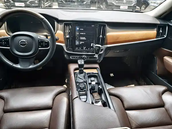 Volvo S90 2019