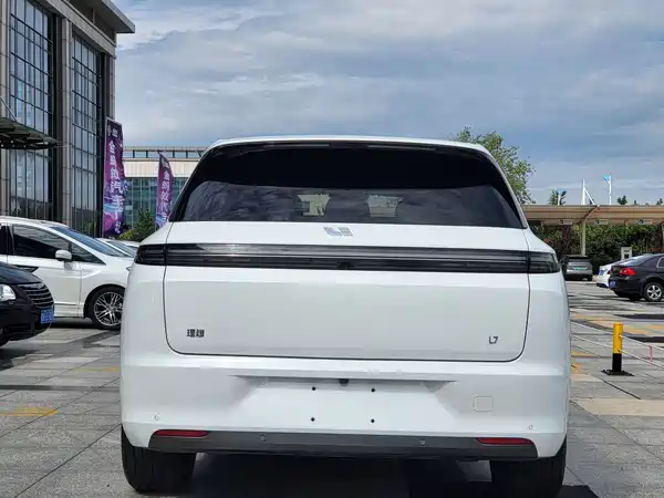 Li Auto L7 2024