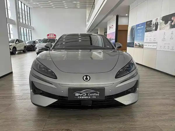 Denza Z9GT 2025