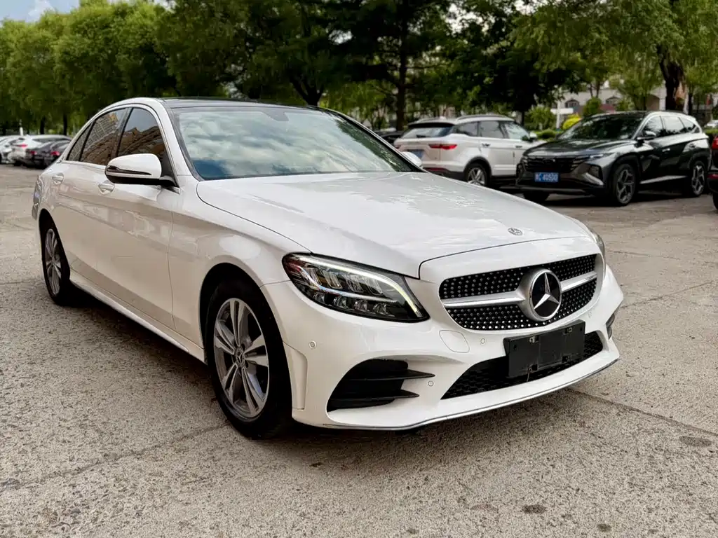 Mercedes-Benz C-Class 2021