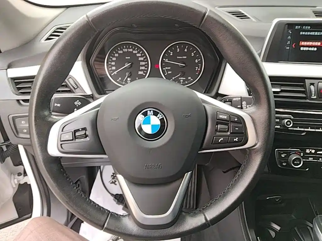 BMW X1 2018 — фото 11