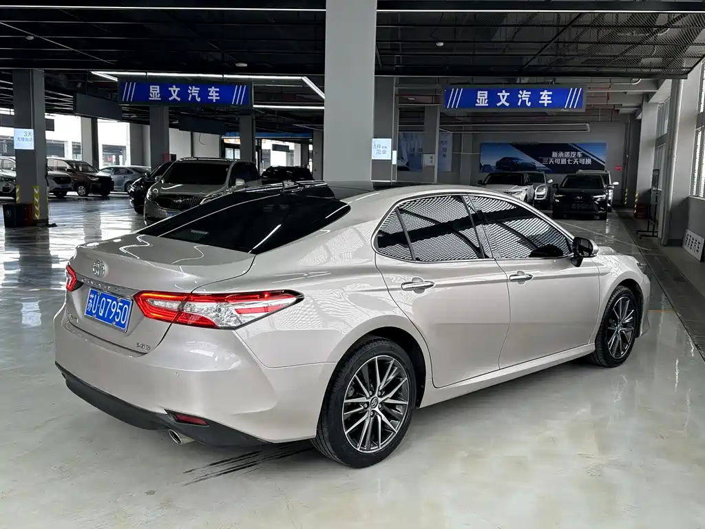Toyota Camry 2021 — фото 5