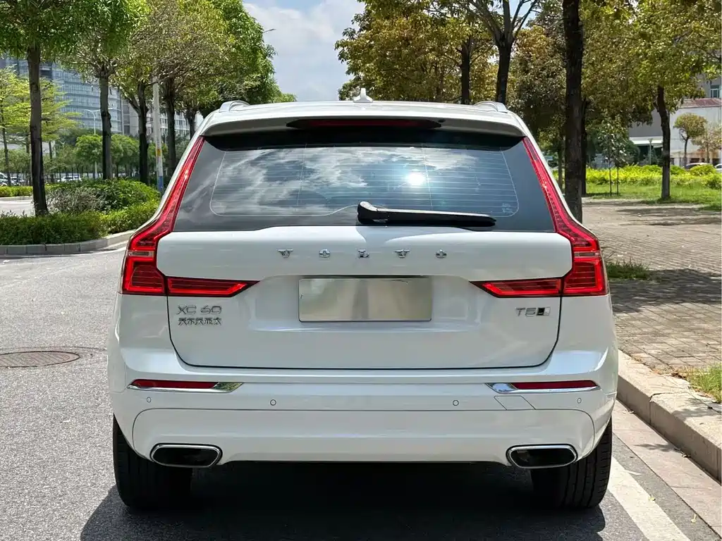 Volvo XC60 2021 — фото 15