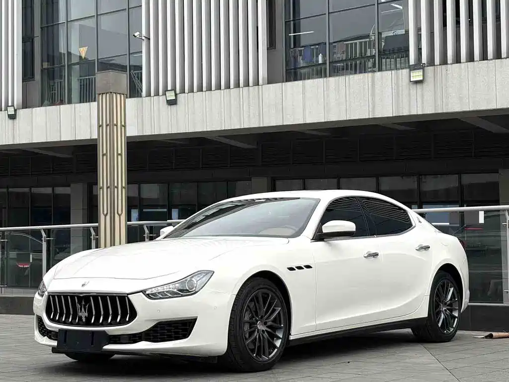 Maserati Ghibli 2021 — фото 1