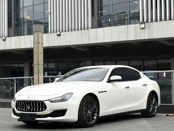Maserati Ghibli 2021