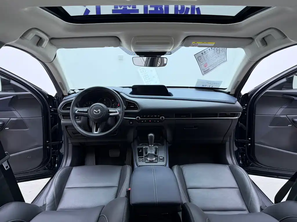 Mazda CX-30 2022 — фото 16