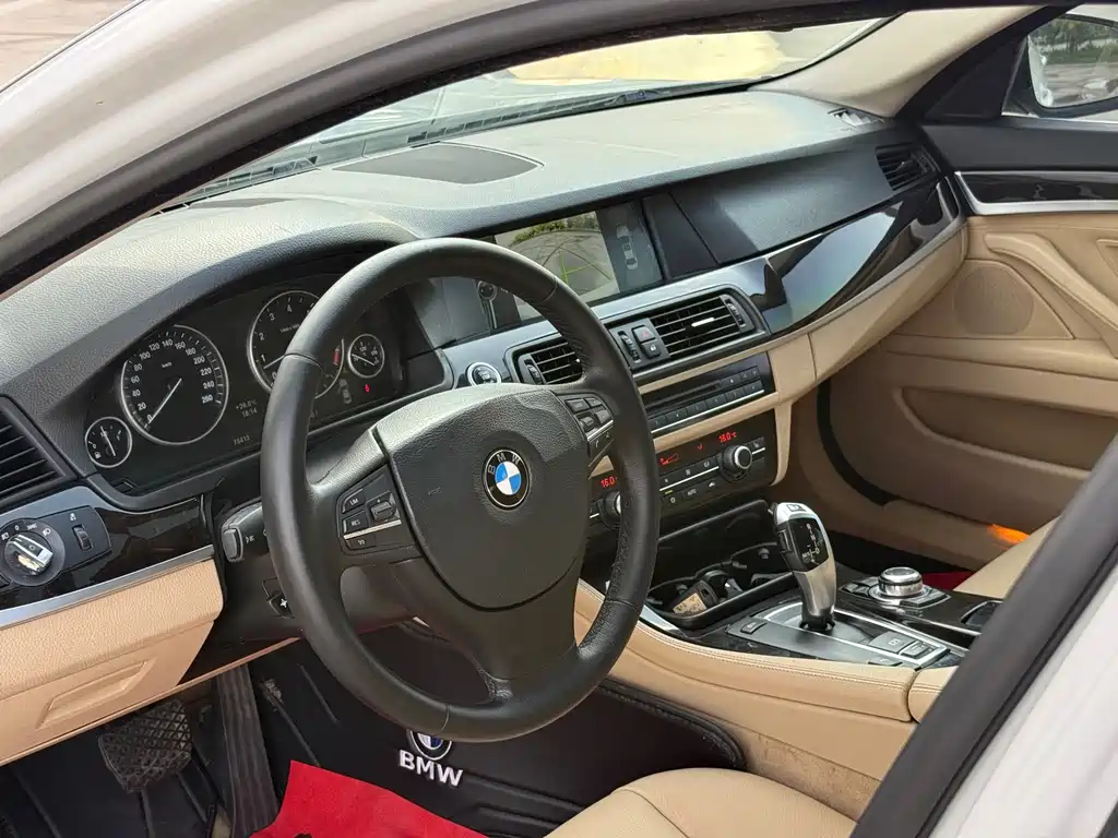 BMW 5 Series 2012 — фото 17