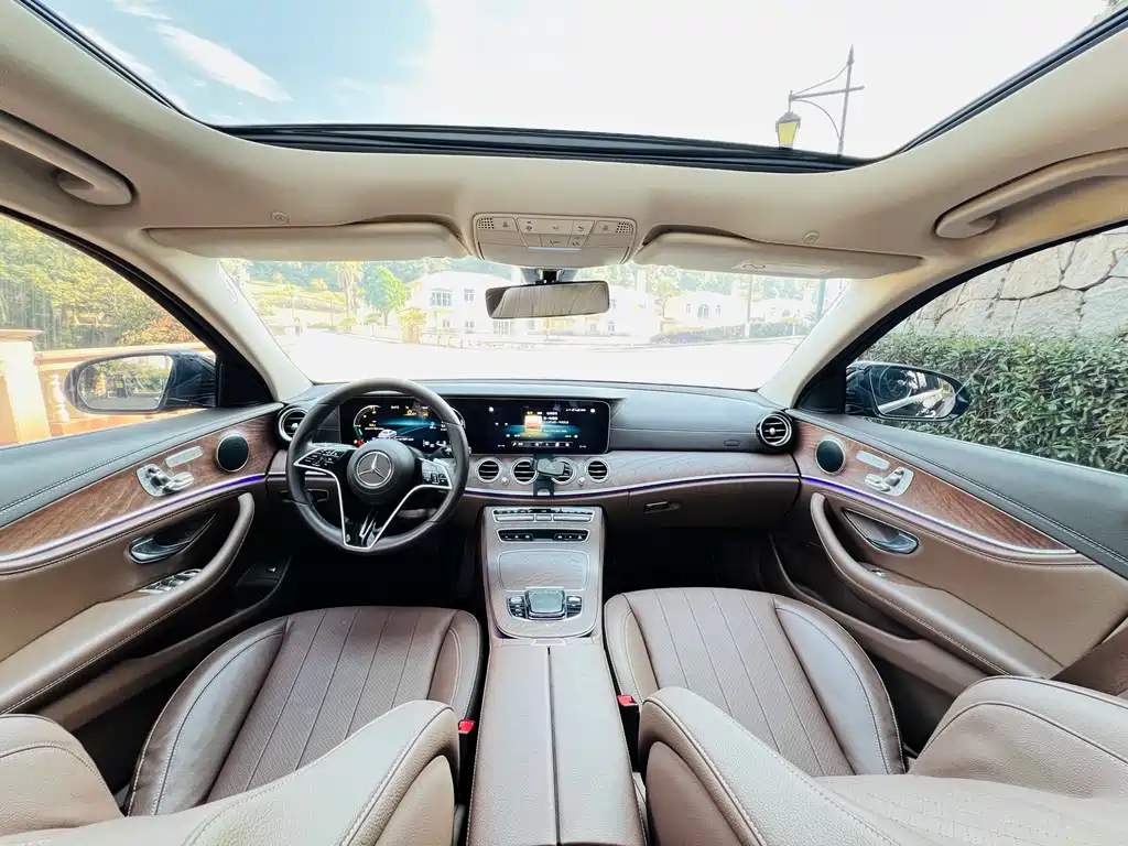 Mercedes-Benz E-Class 2023 — фото 6