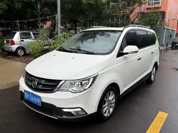 Baojun 730 2015