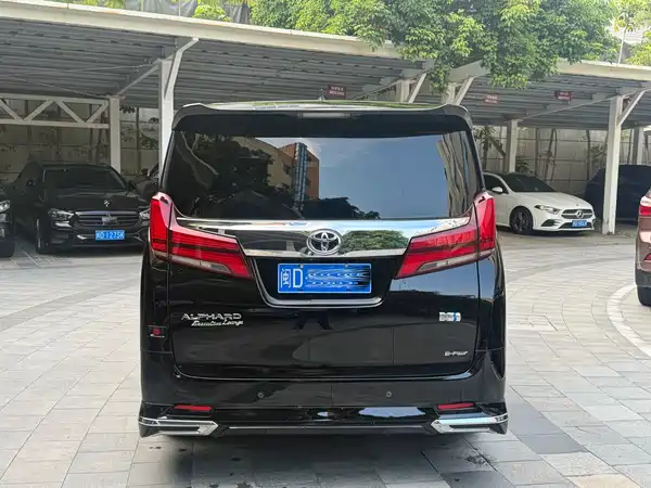 Toyota Alphard 2021