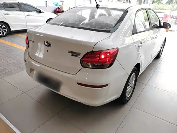 Kia Pegas 2021
