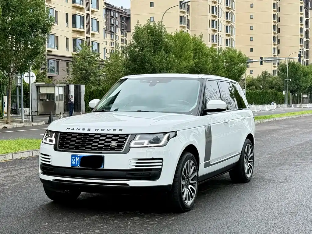 Land Rover Range Rover 2022 — фото 1