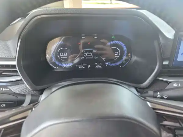 Geely Emgrand 2023