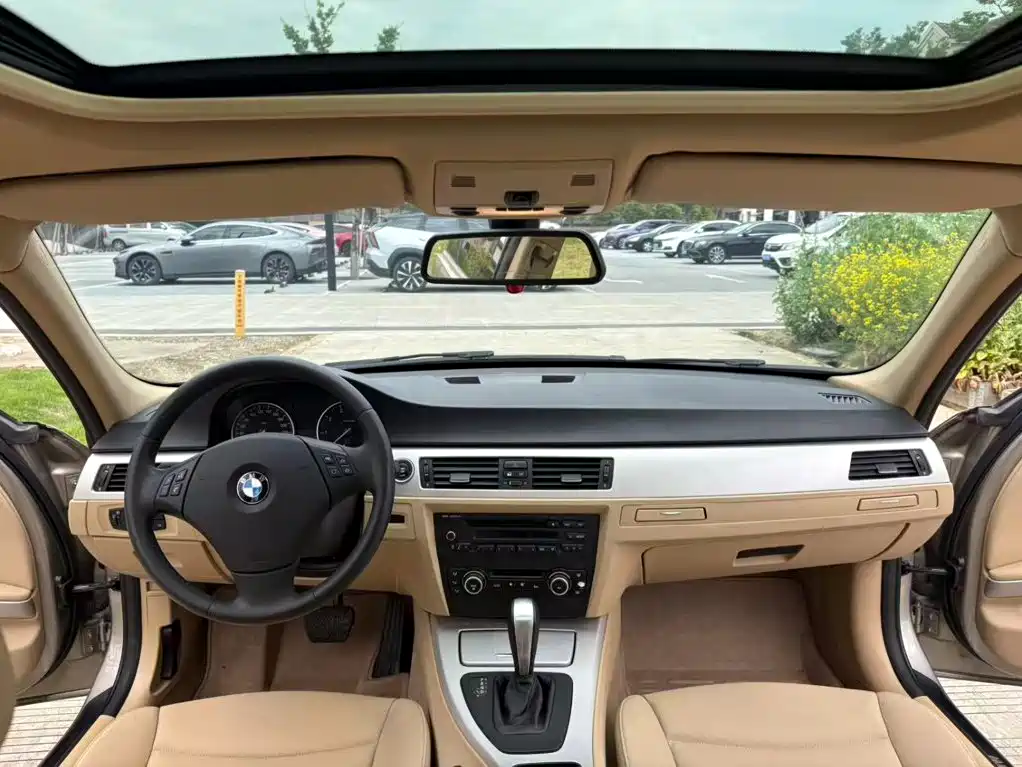 BMW 3 Series 2010