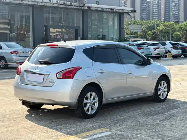 Nissan Tiida 2013