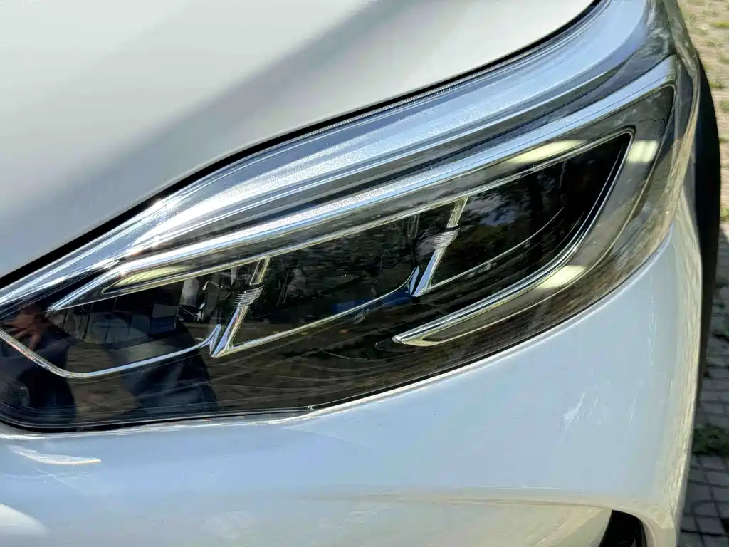 Toyota Yaris L 2023 — фото 20
