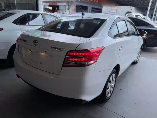 Toyota Yaris L 2019