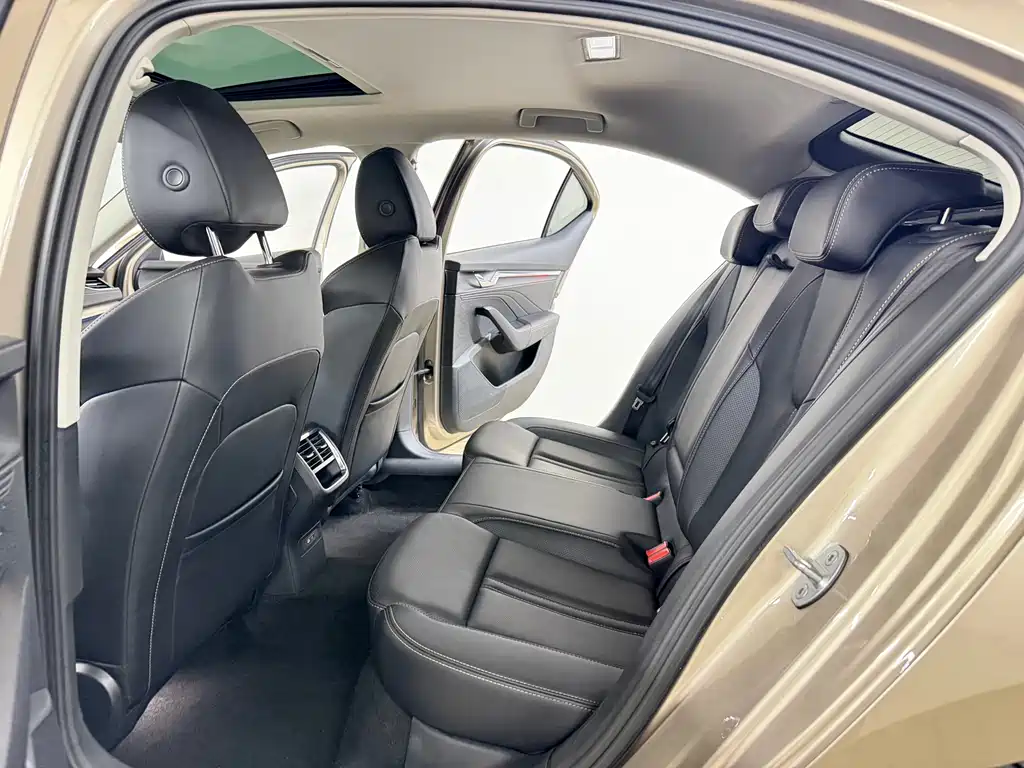 Skoda Octavia 2022 — фото 10