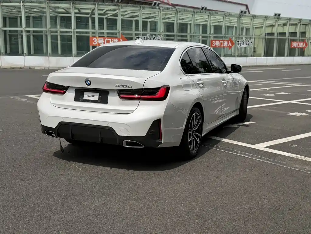 BMW 3 Series 2023
