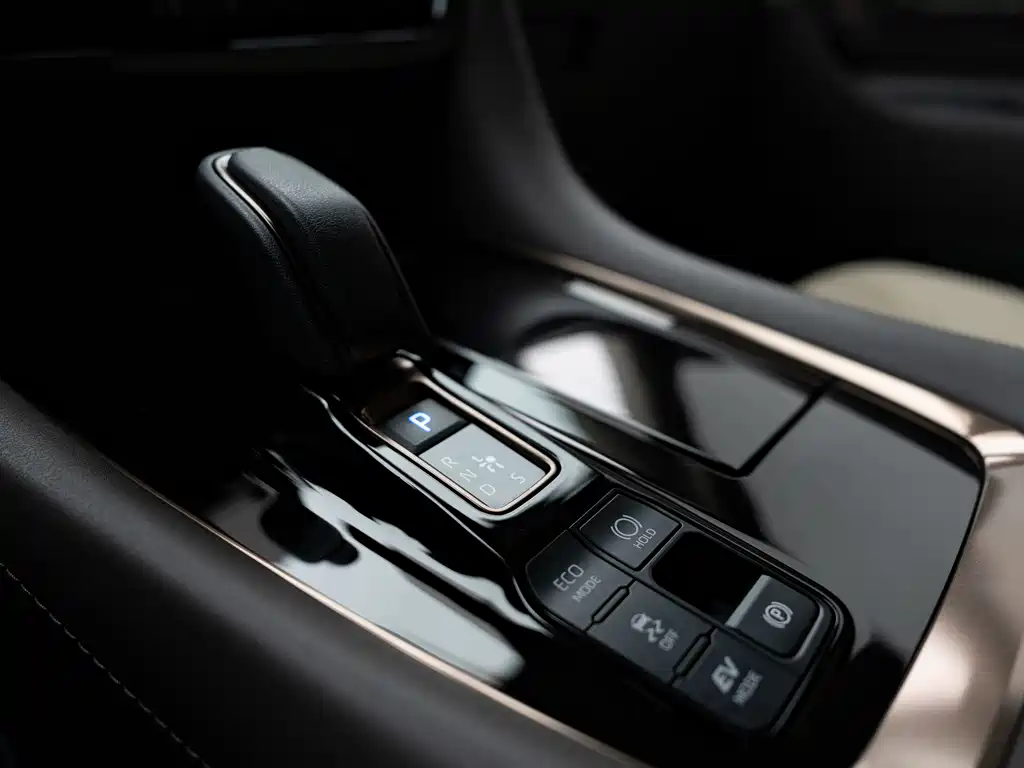 Toyota Alphard 2024 — фото 10