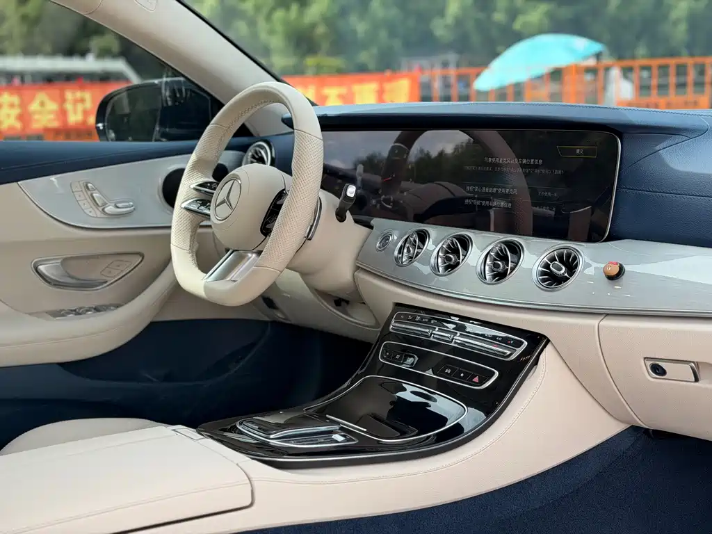 Mercedes-Benz E-Class 2022 — фото 12