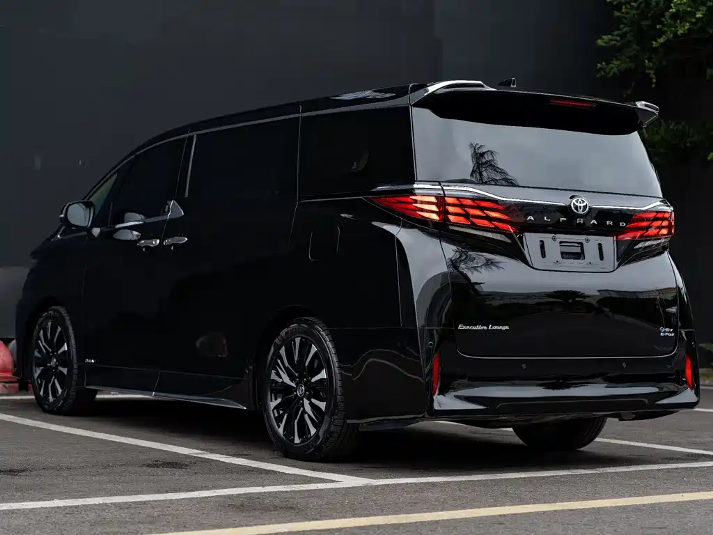 Toyota Alphard 2024 — фото 17