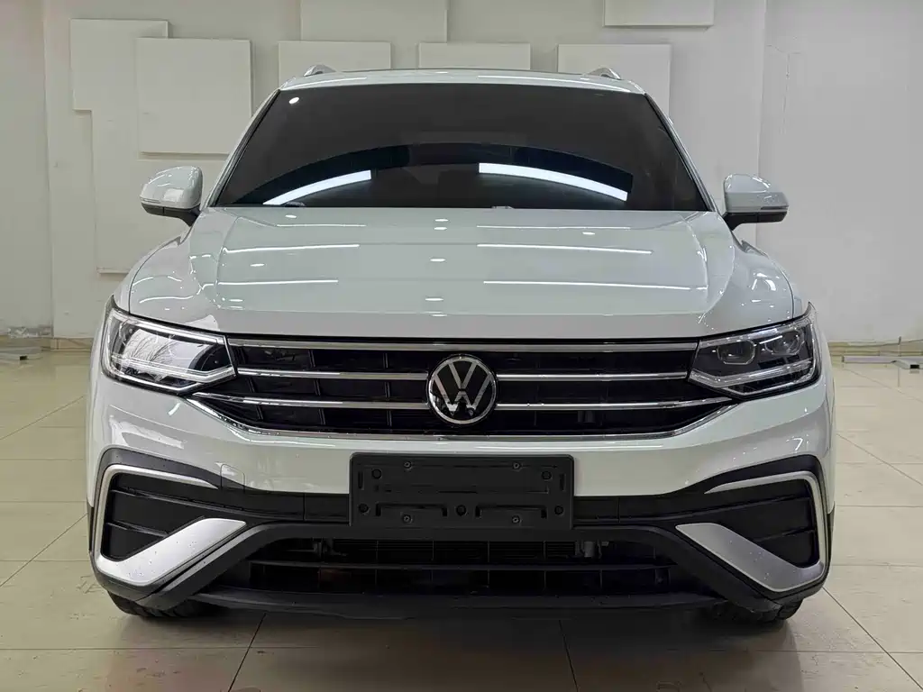 Volkswagen Tiguan L 2022 — фото 2