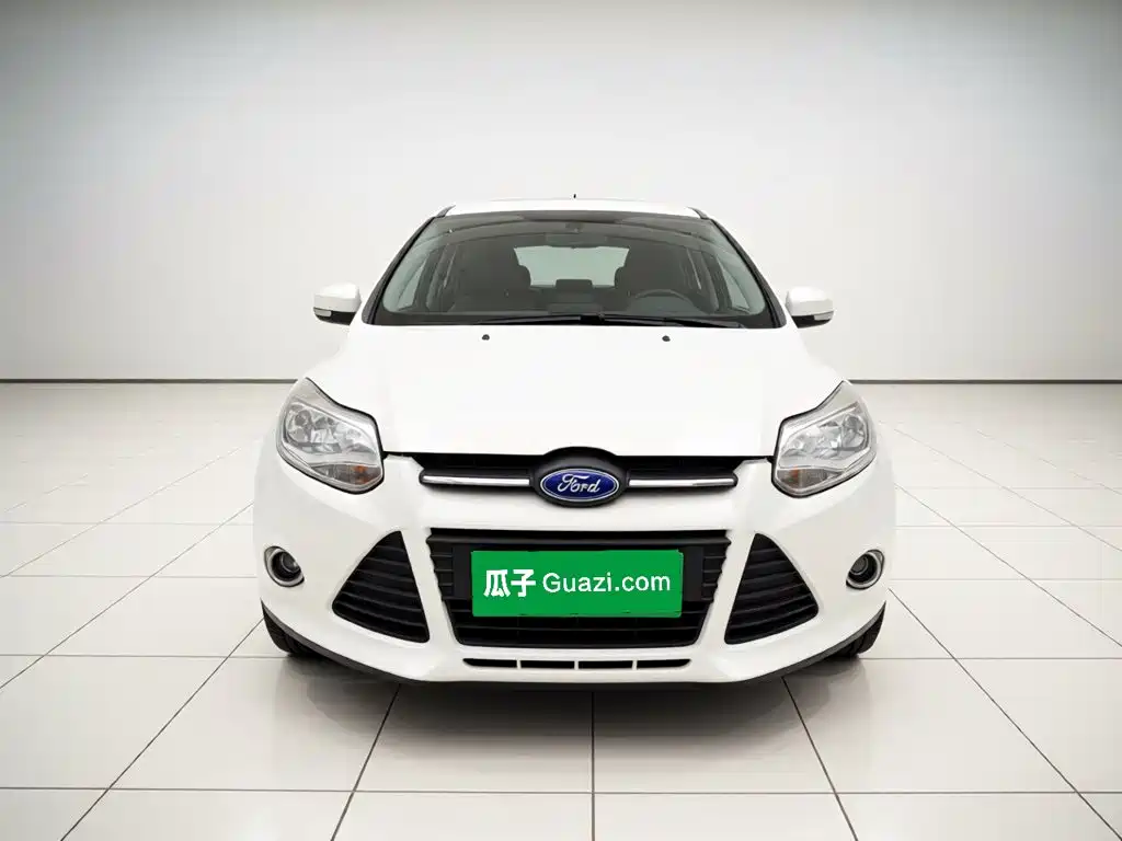 Ford Focus 2014 — фото 24