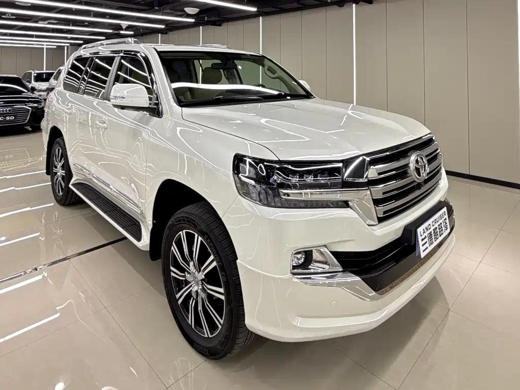 Toyota Land Cruiser 2020 — фото 7