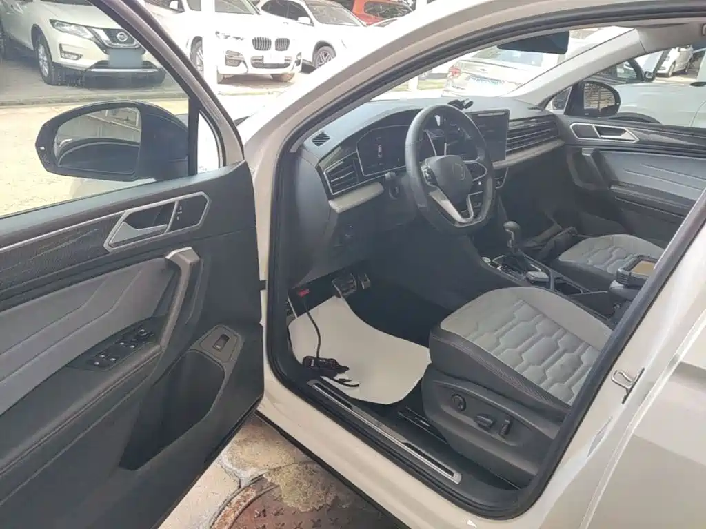 Volkswagen Tiguan X 2023 — фото 10