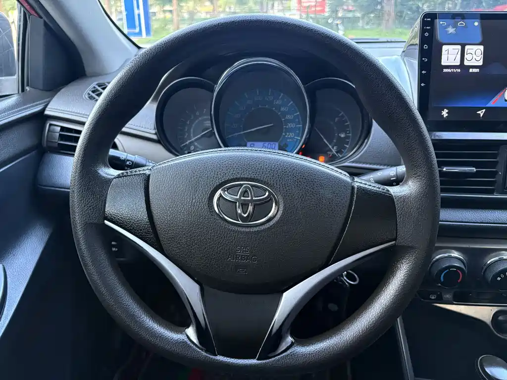 Toyota Yaris L 2016