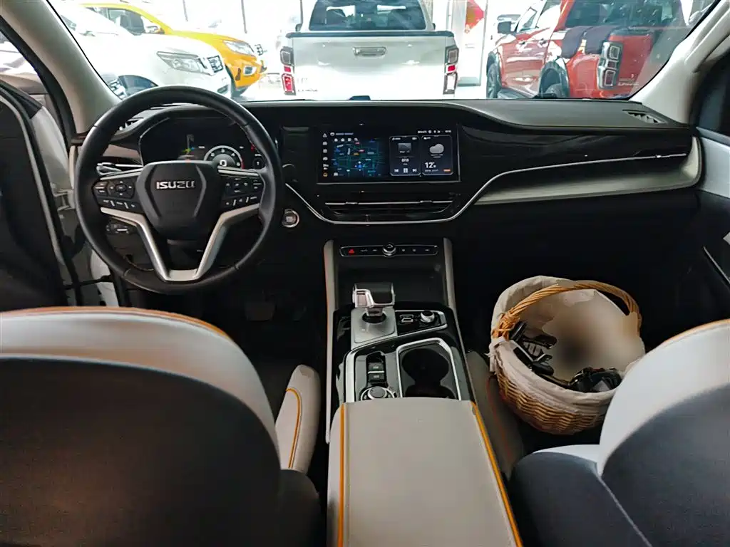 Isuzu D-MAX 2023 — фото 10