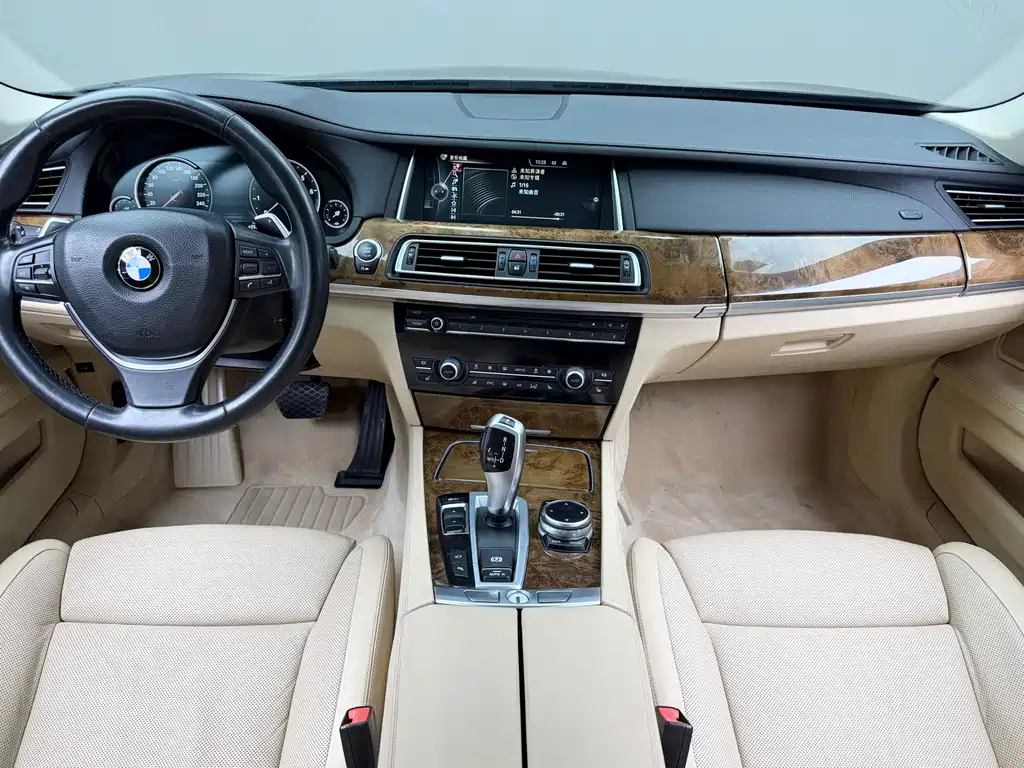 BMW 7 Series 2014 — фото 8