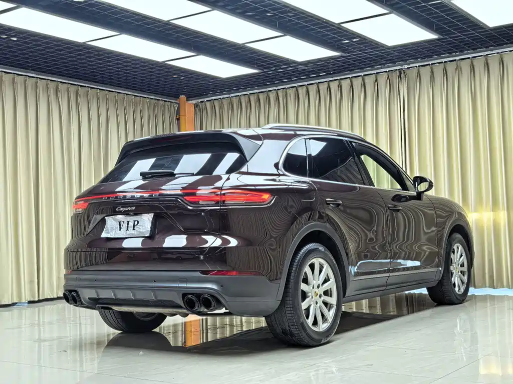 Porsche Cayenne 2019 — фото 21