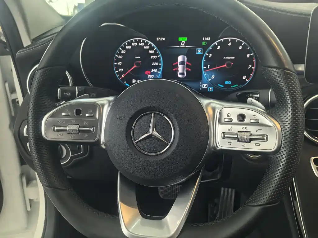 Mercedes-Benz C-Class 2021 — фото 17