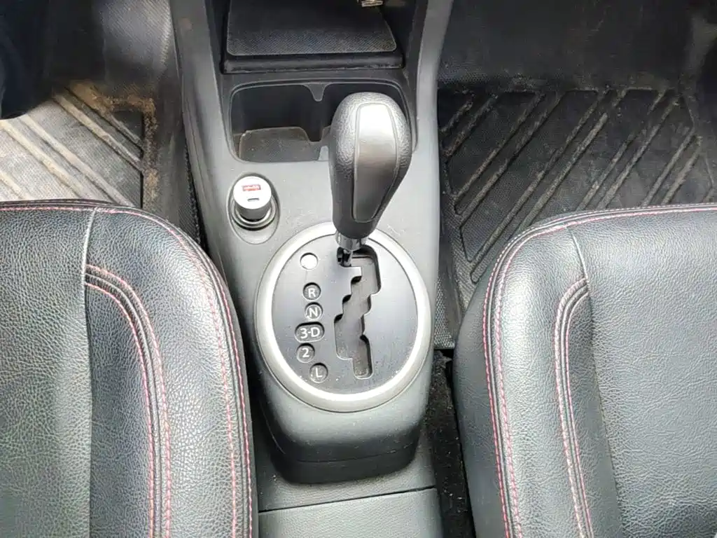 Suzuki Swift 2015 — фото 14