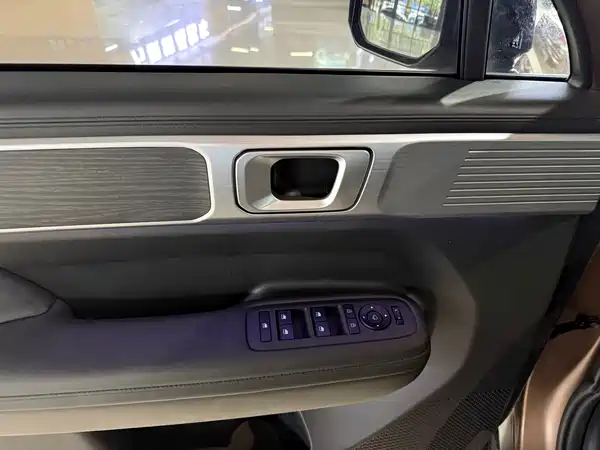 Hyundai Santa Fe 2025