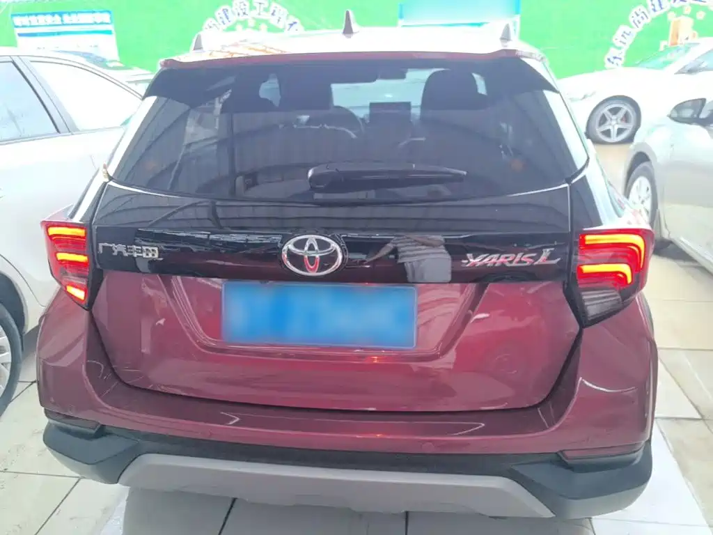 Toyota Yaris L 2023