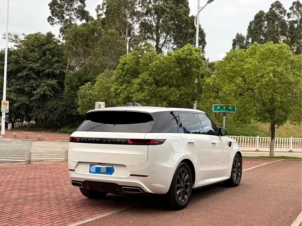Land Rover Range Rover Sport 2024 — фото 9