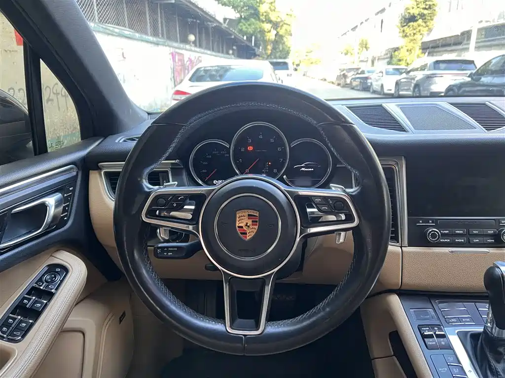 Porsche Macan 2017 — фото 5
