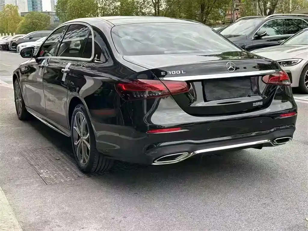 Mercedes-Benz E-Class 2023 — фото 25