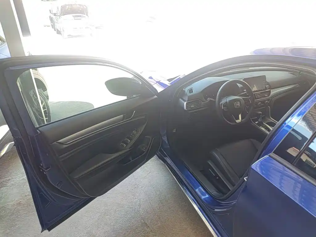 Honda Accord 2018 — фото 16