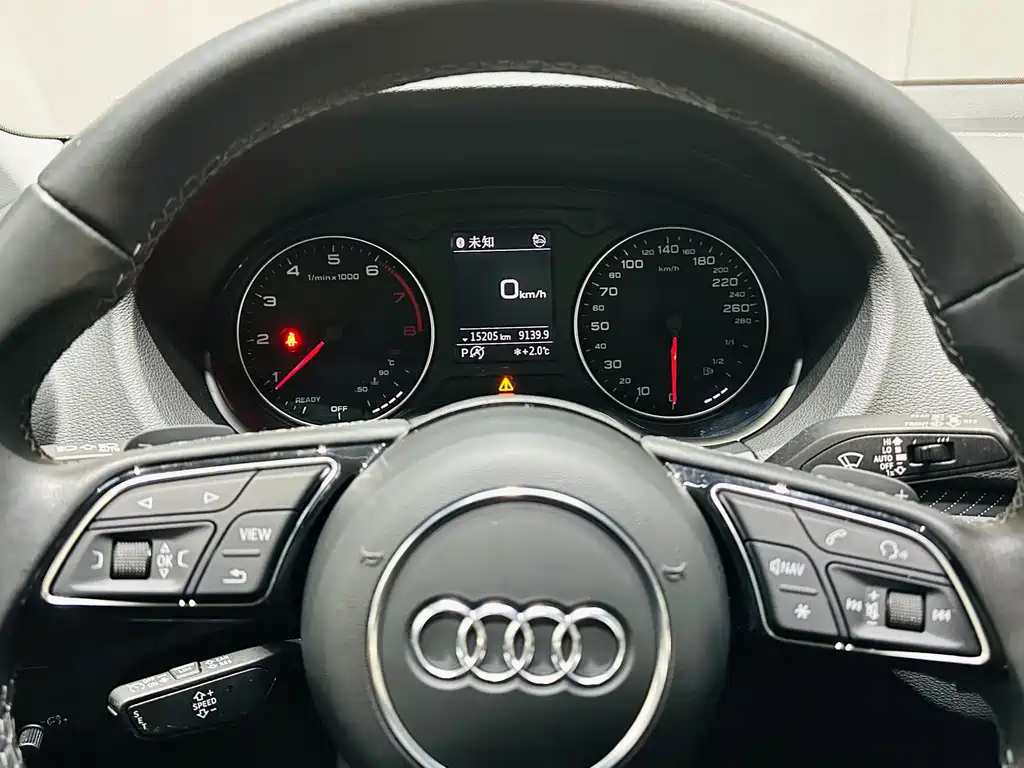 Audi Q2L 2023 — фото 12