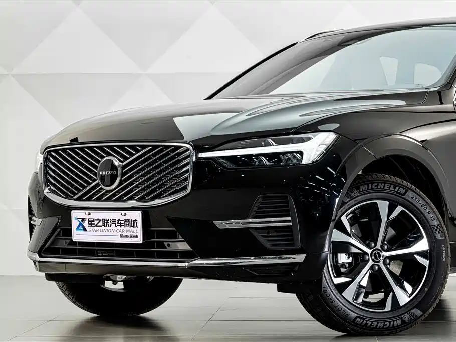 Volvo XC60 2026 — фото 2