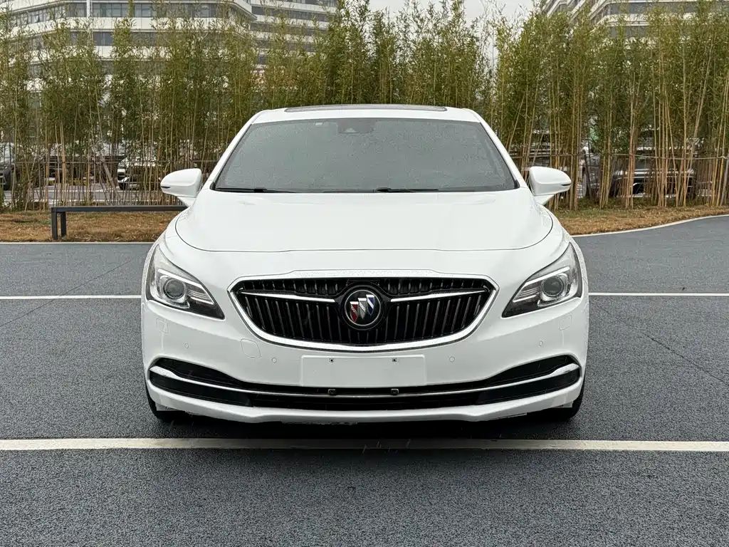 Buick LaCrosse 2017 — фото 2