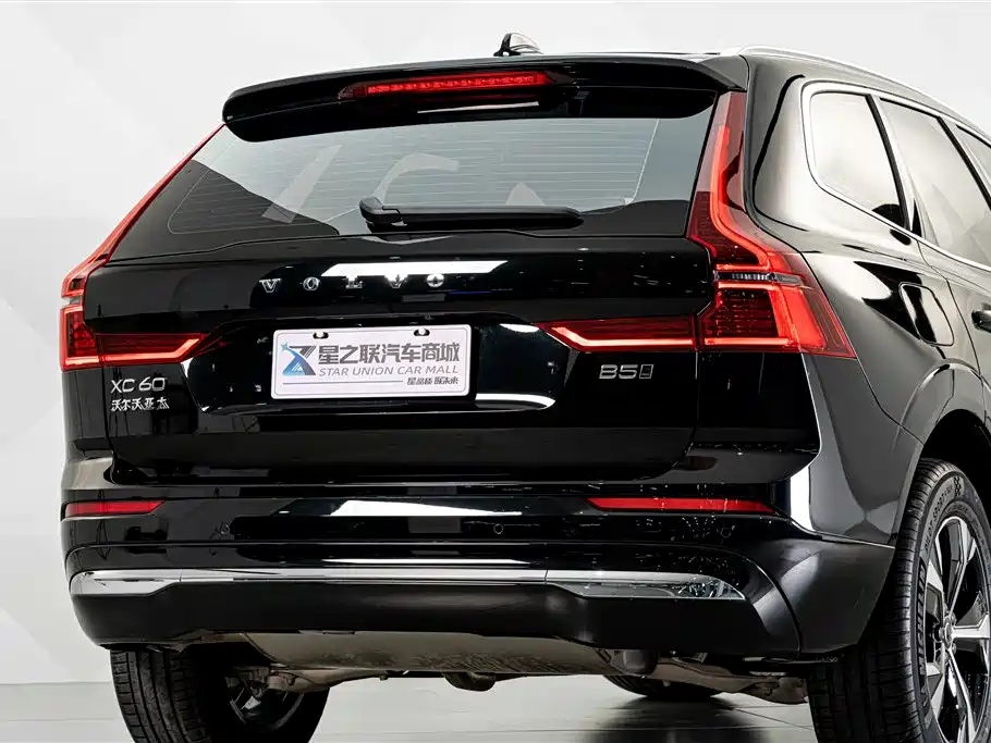Volvo XC60 2026 — фото 9